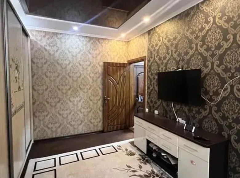 Sotiladi 2 xonali kvartira, 52 m², 1/4 qavat — Mirzo Ulugʻbek tumani