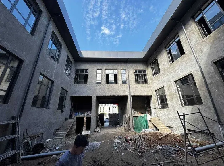 Сдаётся коммерческое помещение, 2000 м², 9 сот., 1/3 этаж — Алмазарский район