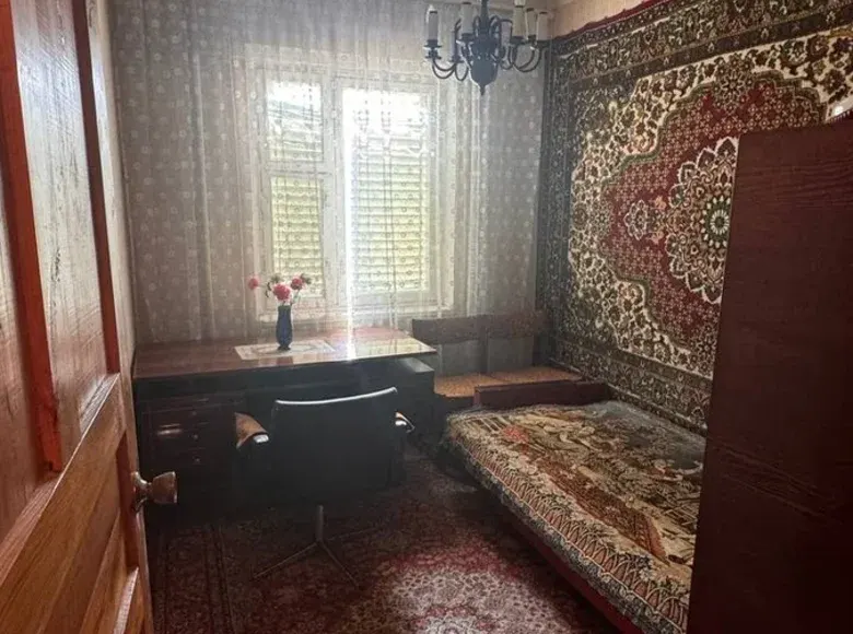 Сотилади 3 хонали квартира, 74 м², 4/5 қават — Мирзо Улуғбек тумани