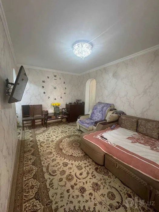 Продаётся 1-комнатная квартира, 40 м², 1/5 этаж — Яшнабадский район