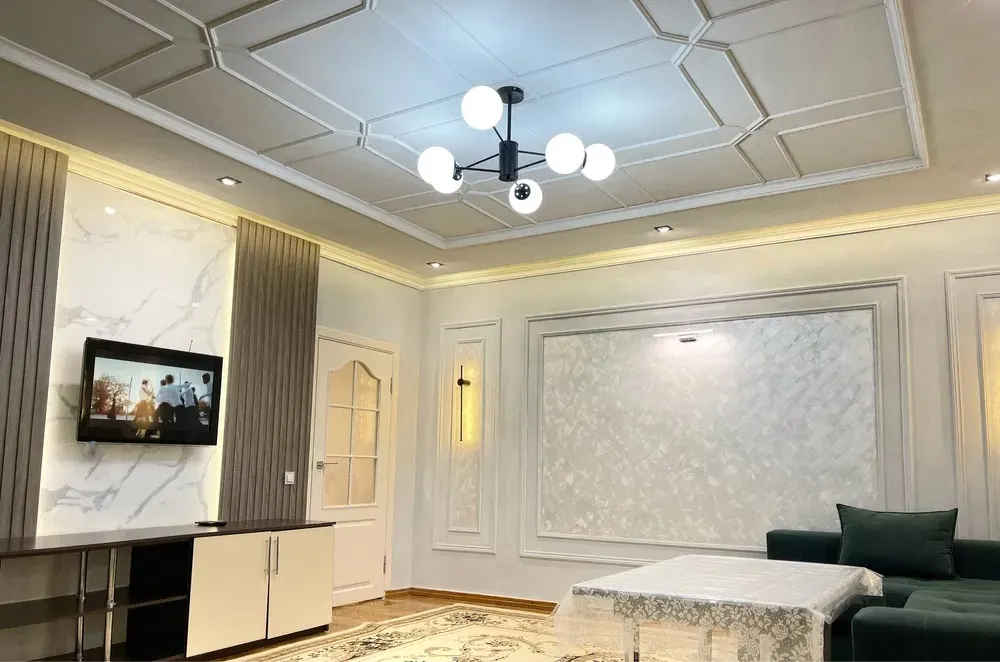 Сдаётся 4-комнатная квартира, 101 м², 2/4 этаж — Мирабадский район