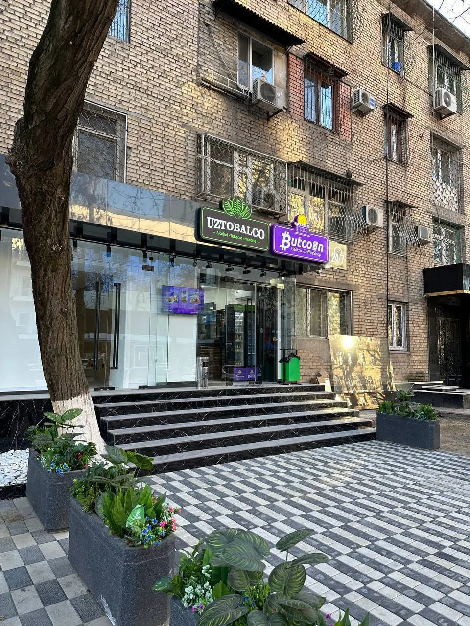 Сотилади тижорат биноси, 160 м², 1/5 қават — Мирзо Улуғбек тумани