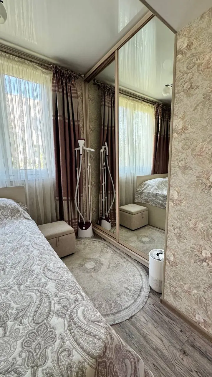 Сотилади 2 хонали квартира, 42 м², 2/4 қават — Мирзо Улуғбек тумани