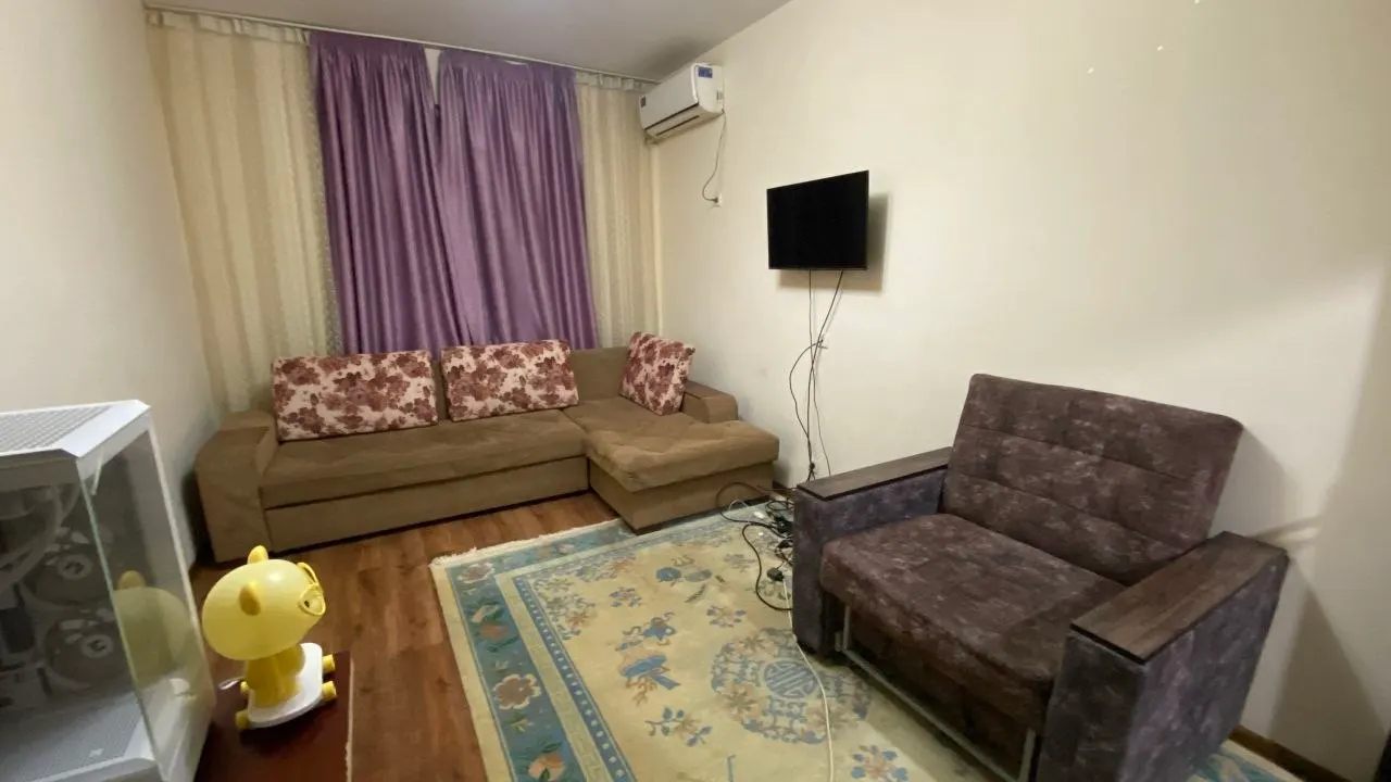 Ijaraga beriladi 1 xonali kvartira, 37 m², 4/7 qavat — Yangihayot tumani