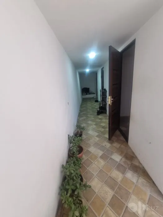 Ижарага берилади 9 хонали квартира, 200 м², 2/2 қават — Қибрай тумани