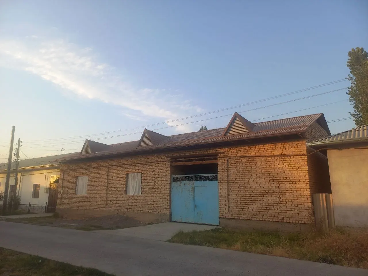 Сотилади 3 хонали ҳовли уй, 10 сотих, 120 м² — Тошкент вилояти