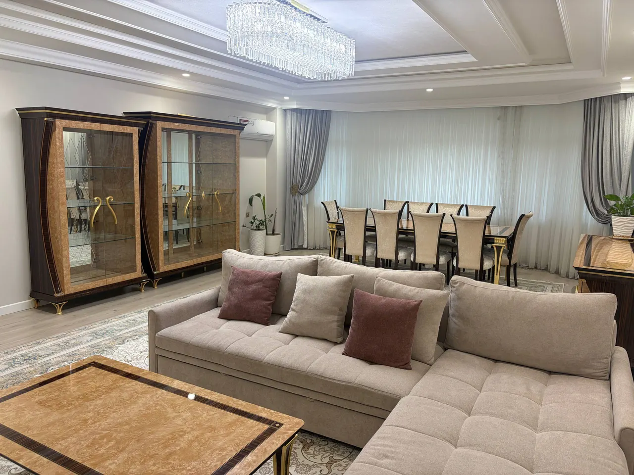 Сотилади 5 хонали квартира, 200 м², 3/8 қават — Юнусобод тумани