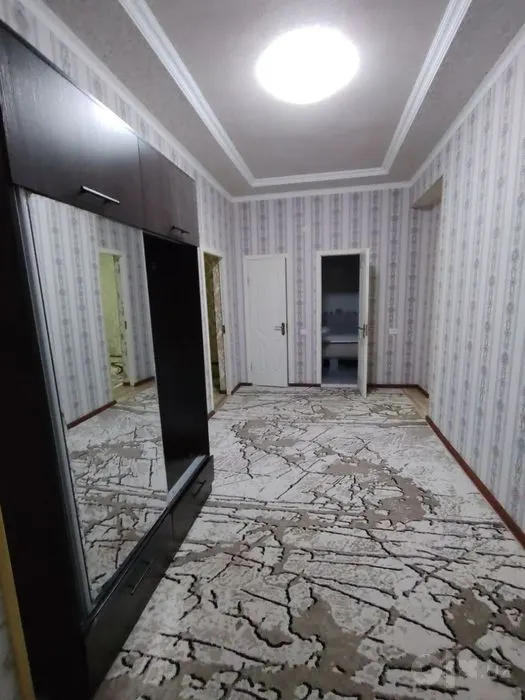 Сдаётся 1-комнатная квартира, 50 м², 2/7 этаж — Навои