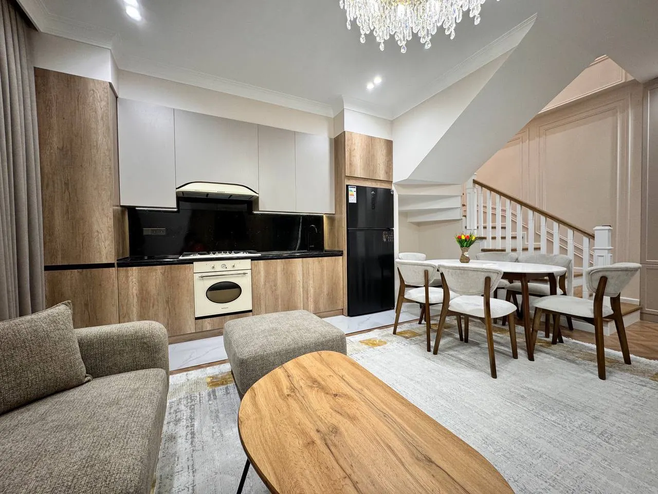 Ijaraga beriladi 4 xonali kvartira, 140 m², 5/6 qavat — Yakkasaroy tumani