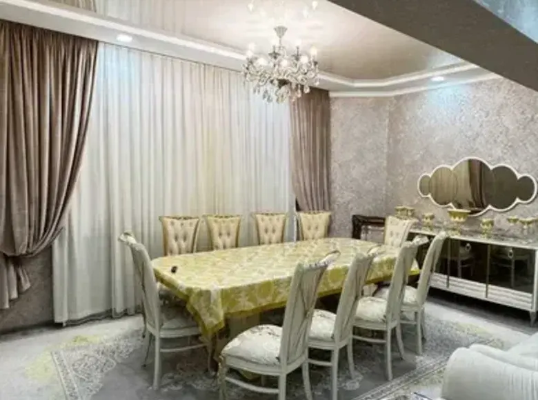 Сотилади 4 хонали квартира, 100 м², 1/4 қават — Юнусобод тумани