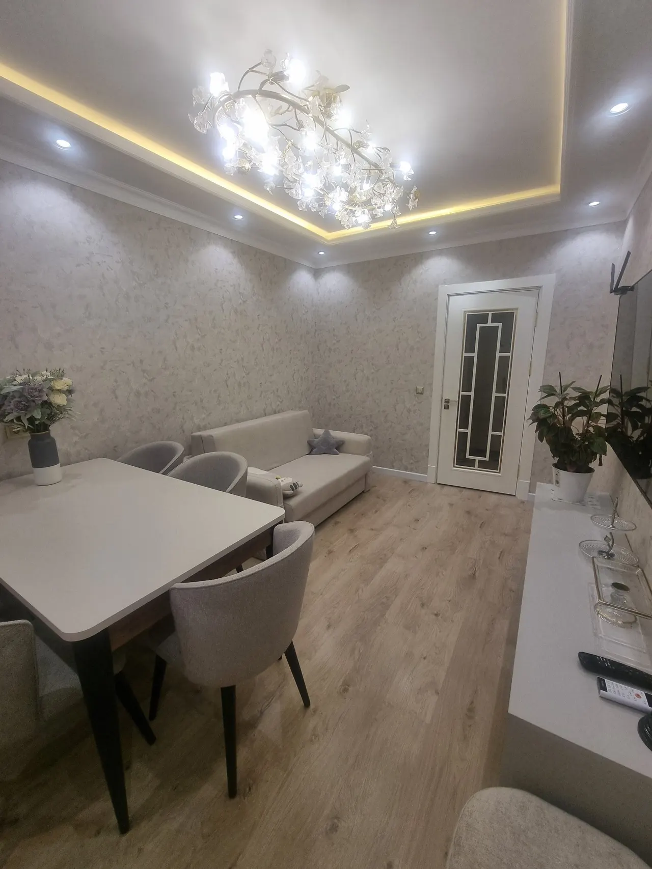 Продаётся 2-комнатная квартира, 52 м², 6/13 этаж — Алмазарский район