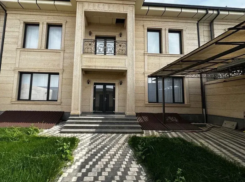 Продаётся 8-комнатный дом, 3.2 сот., 450 м², 2/3 этаж — Кибрайский район