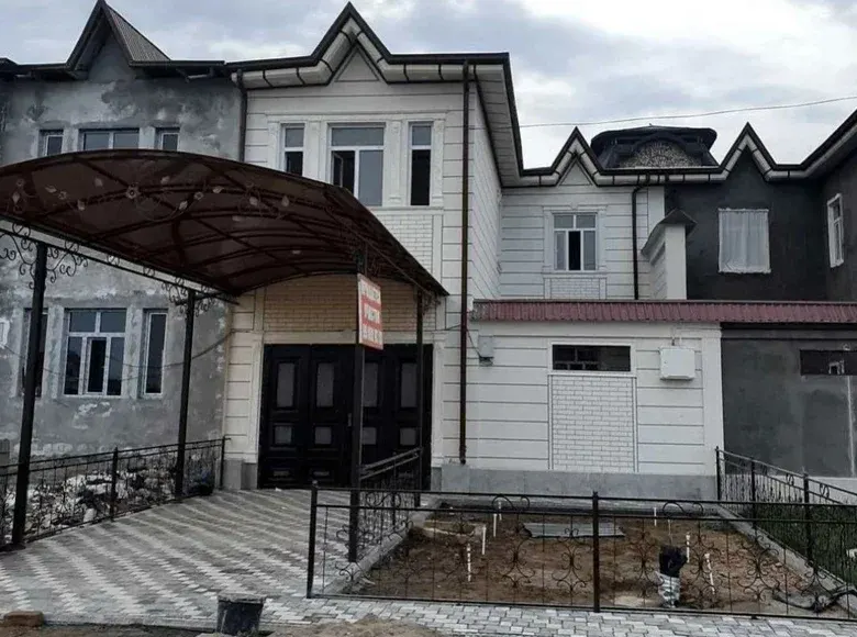 Sotiladi 7 xonali hovli uy — Toshkent shahri