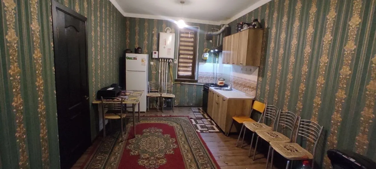 Продаётся 2-комнатная квартира, 45 м², 1/3 этаж — Мирзо-Улугбекский район
