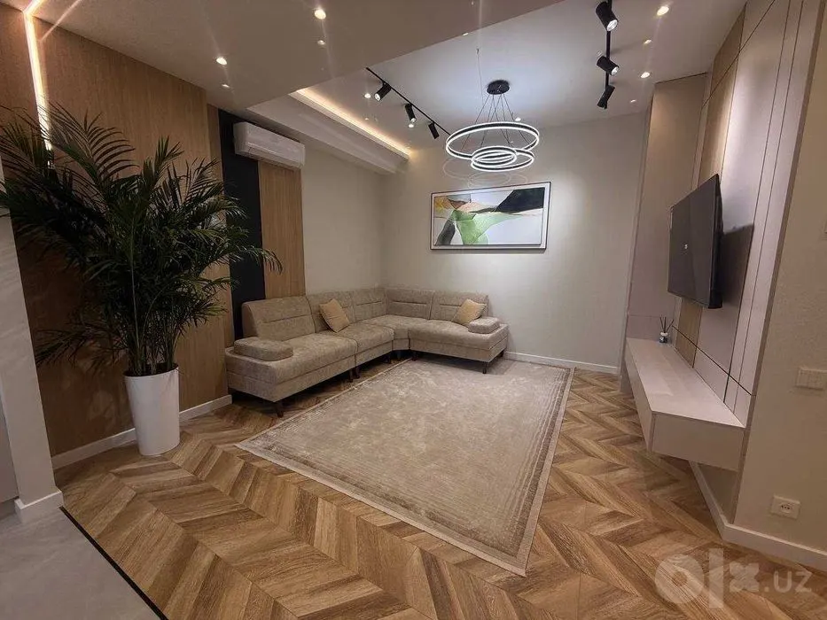 Sotiladi 2 xonali kvartira, 61 m², 7/14 qavat — Yakkasaroy tumani