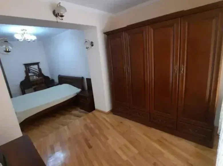 Сдаётся 4-комнатная квартира, 82 м², 2/6 этаж — Юнусабадский район