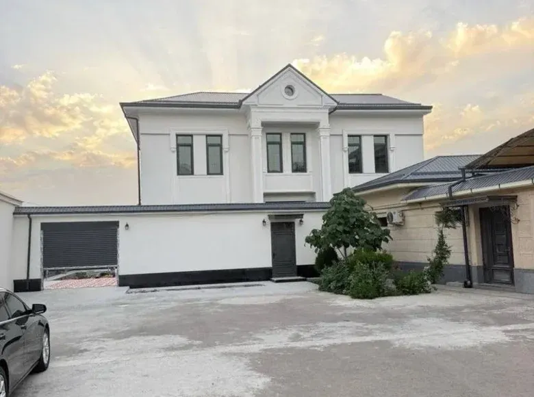 Сотилади 8 хонали ҳовли уй, 3.8 сотих, 510 м² — Мирзо Улуғбек тумани