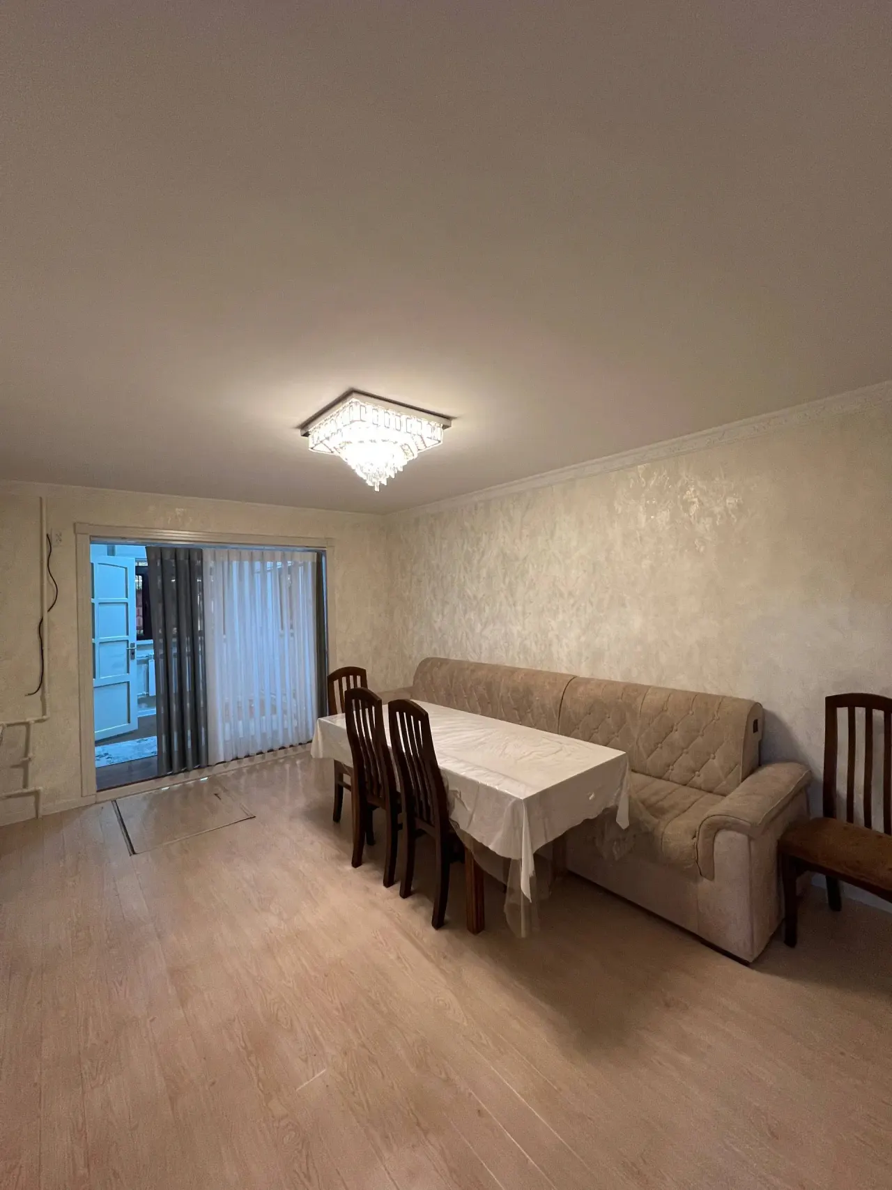 Продаётся 2-комнатная квартира, 52 м², 1/4 этаж — Чиланзарский район