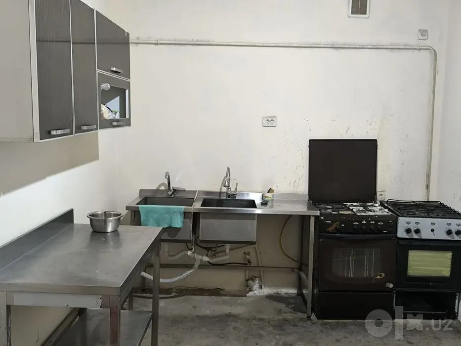 Ижарага берилади 10 хонали ҳовли уй, 50 м², 3 қаватли — Олмазор тумани