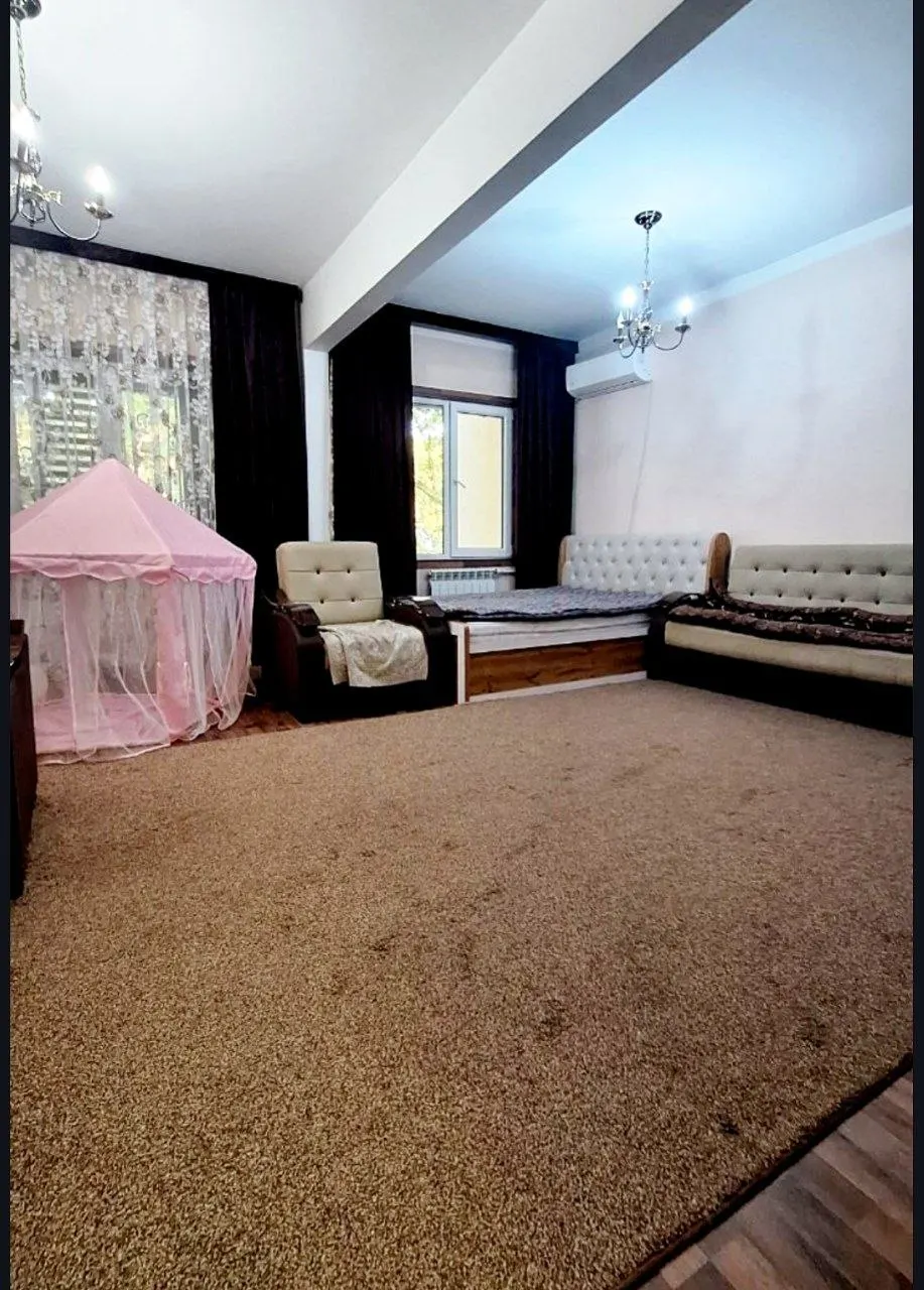 Сотилади 4 хонали квартира, 92 м², 4/5 қават — Мирзо Улуғбек тумани