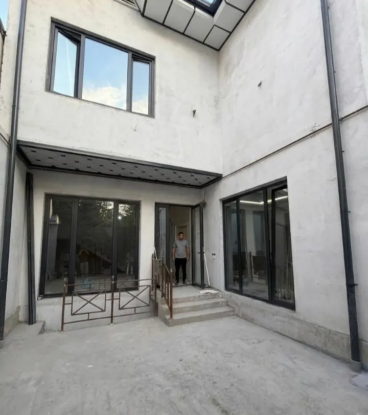 Ижарага берилади 5 хонали ҳовли уй, 2 сотих, 200 м² — Янгиҳаёт тумани