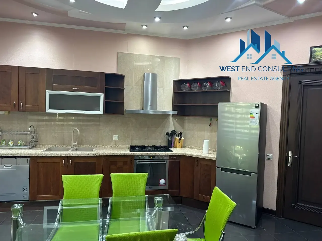 Ижарага берилади 4 хонали квартира, 220 м², 2/7 қават — Миробод тумани