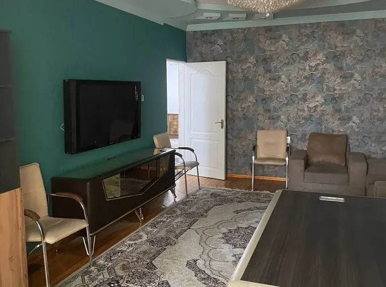 Sotiladi 3 xonali kvartira, 103 m², 1/4 qavat — Olmazor tumani