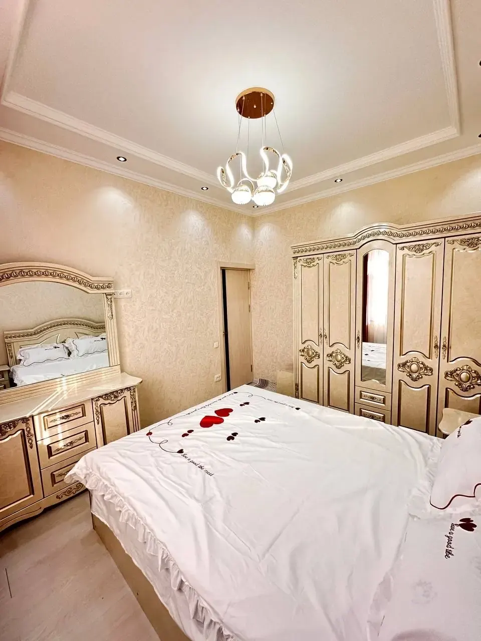Сотилади 4 хонали квартира, 100 м², 4/7 қават — Чилонзор тумани