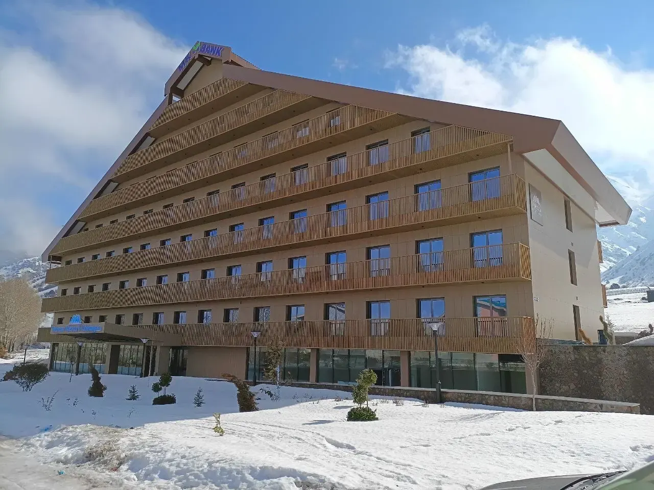 Продаётся коммерческое помещение, 6570 м², 20 сот. — Бостанлыкский район