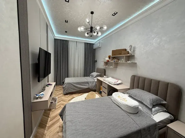Продаётся 4-комнатная квартира, 160 м², 5/5 этаж — Яшнабадский район