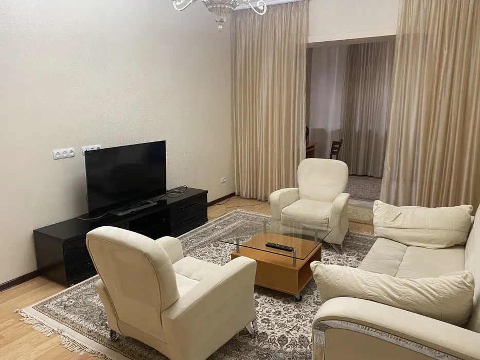 Ижарага берилади 3 хонали квартира, 120 м², 1/4 қават — Миробод тумани