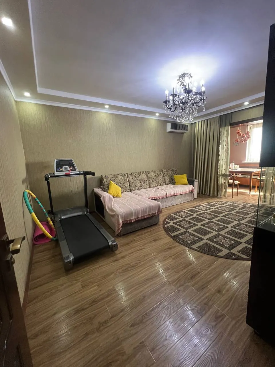 Sotiladi 4 xonali kvartira, 94.9 m², 8/9 qavat — Yakkasaroy tumani