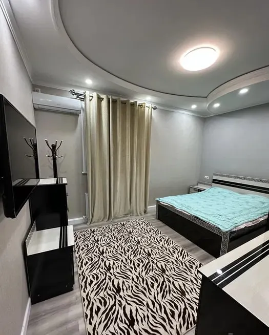 Сдаётся 4-комнатная квартира, 110 м², 3/3 этаж — Шайхантахурский район
