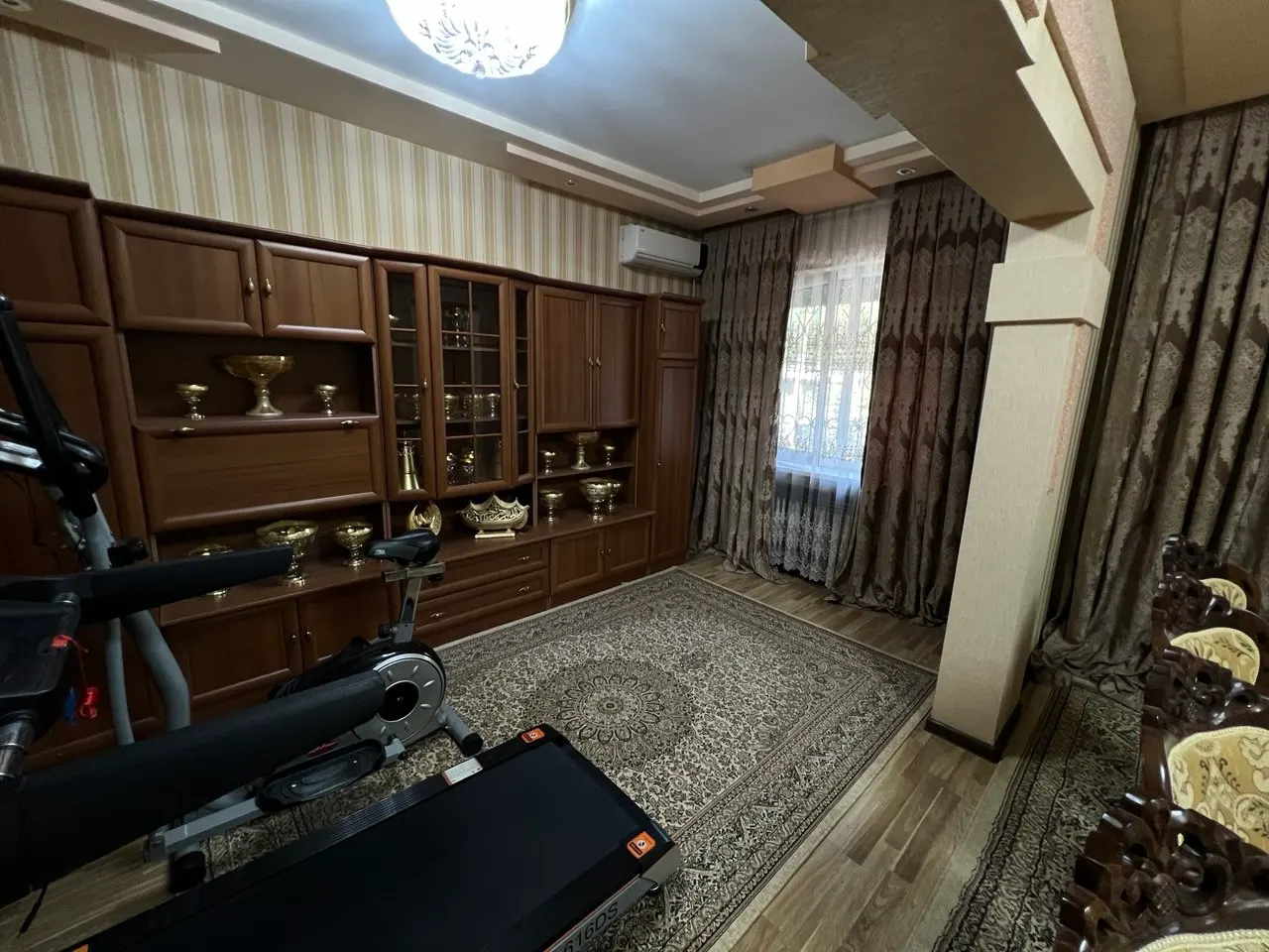 Sotiladi 5 xonali kvartira, 96 m², 1/4 qavat — Olmazor tumani