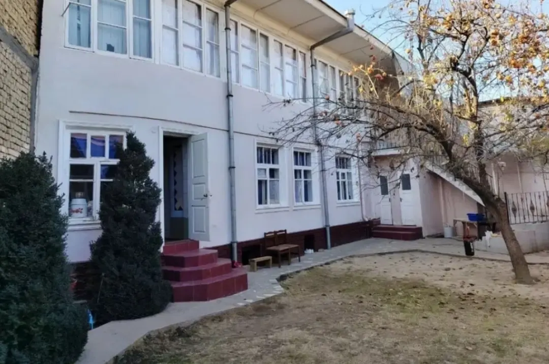 Сдаётся 8-комнатный дом, 4 сот., 2 этажа — Юнусабадский район
