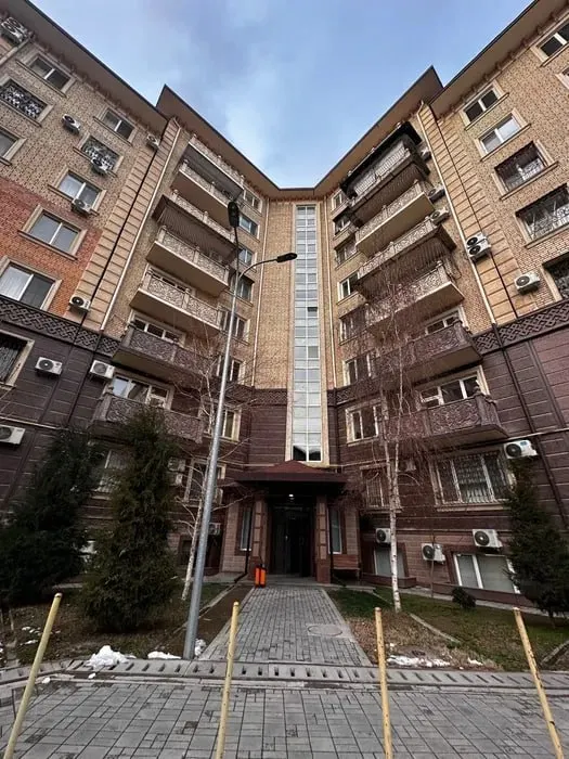 Продаётся 5-комнатная квартира, 187,5 м², 3/8 этаж — Юнусабадский район