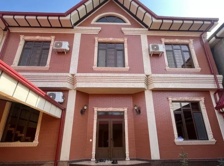 Sotiladi 7 xonali hovli uy — Yunusobod tumani