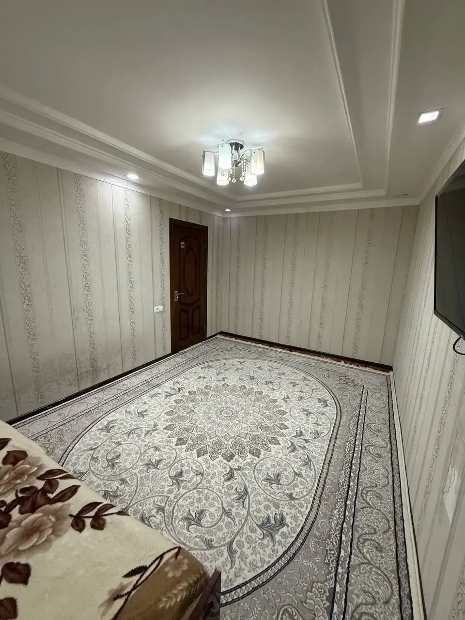 Сдаётся 1-комнатная квартира, 56 м², 1/4 этаж — Алмазарский район