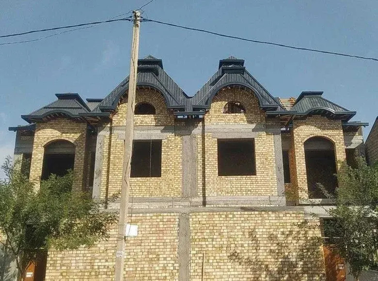 Sotiladi 6 xonali hovli uy, 2 sotix, 220 m² — Sergeli tumani