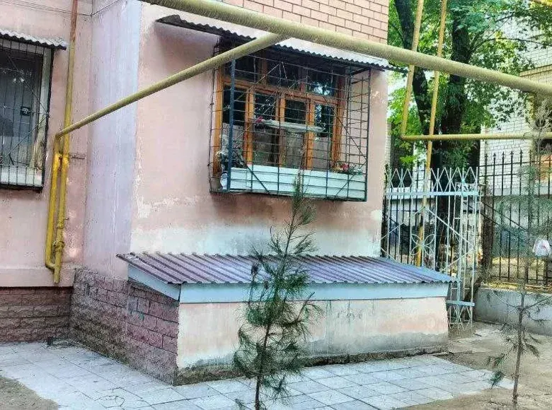 Продаётся 2-комнатная квартира, 48 м², 1/4 этаж — Чиланзарский район