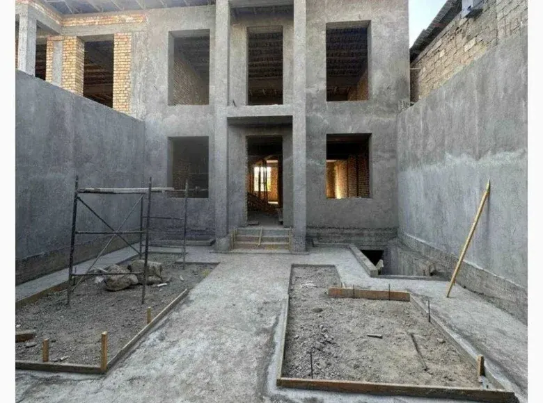 Сотилади 8 хонали ҳовли уй, 2.3 сотих, 340 м² — Сергели тумани