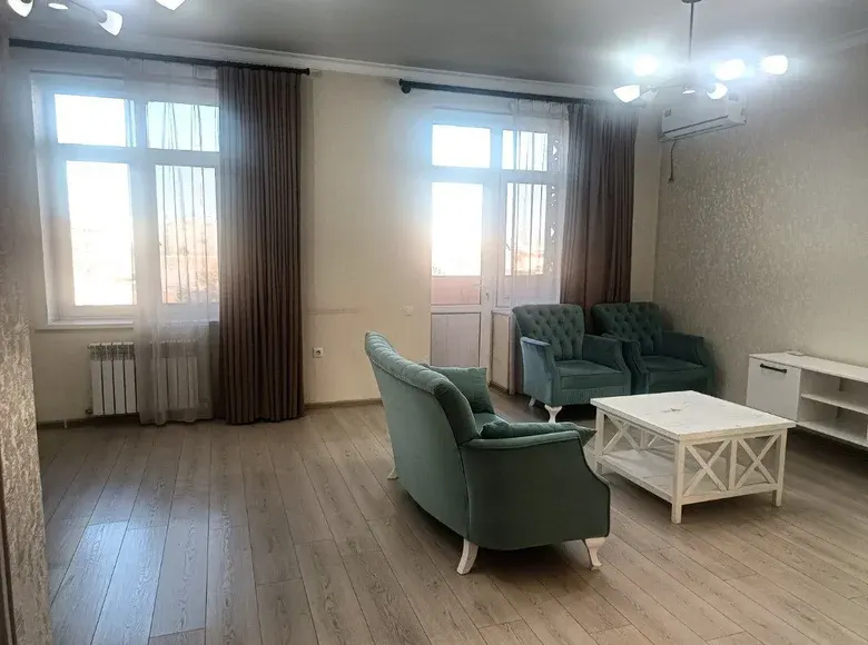 Ijaraga beriladi 4 xonali kvartira, 140 m², 8/9 qavat — Yakkasaroy tumani