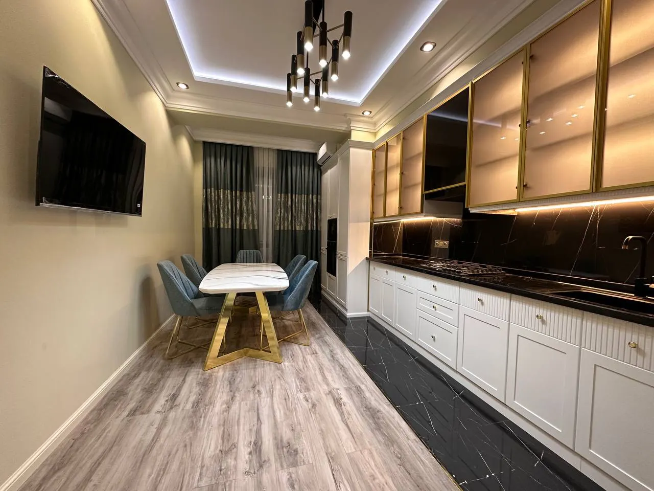 Сдаётся 4-комнатная квартира, 120 м², 5/9 этаж — Мирабадский район
