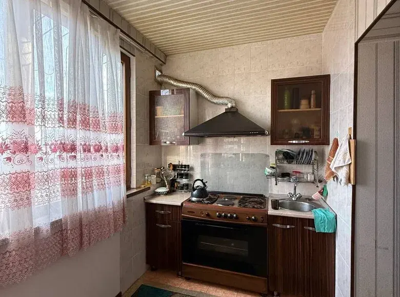 Sotiladi 3 xonali kvartira, 89 m², 4/5 qavat — Mirobod tumani