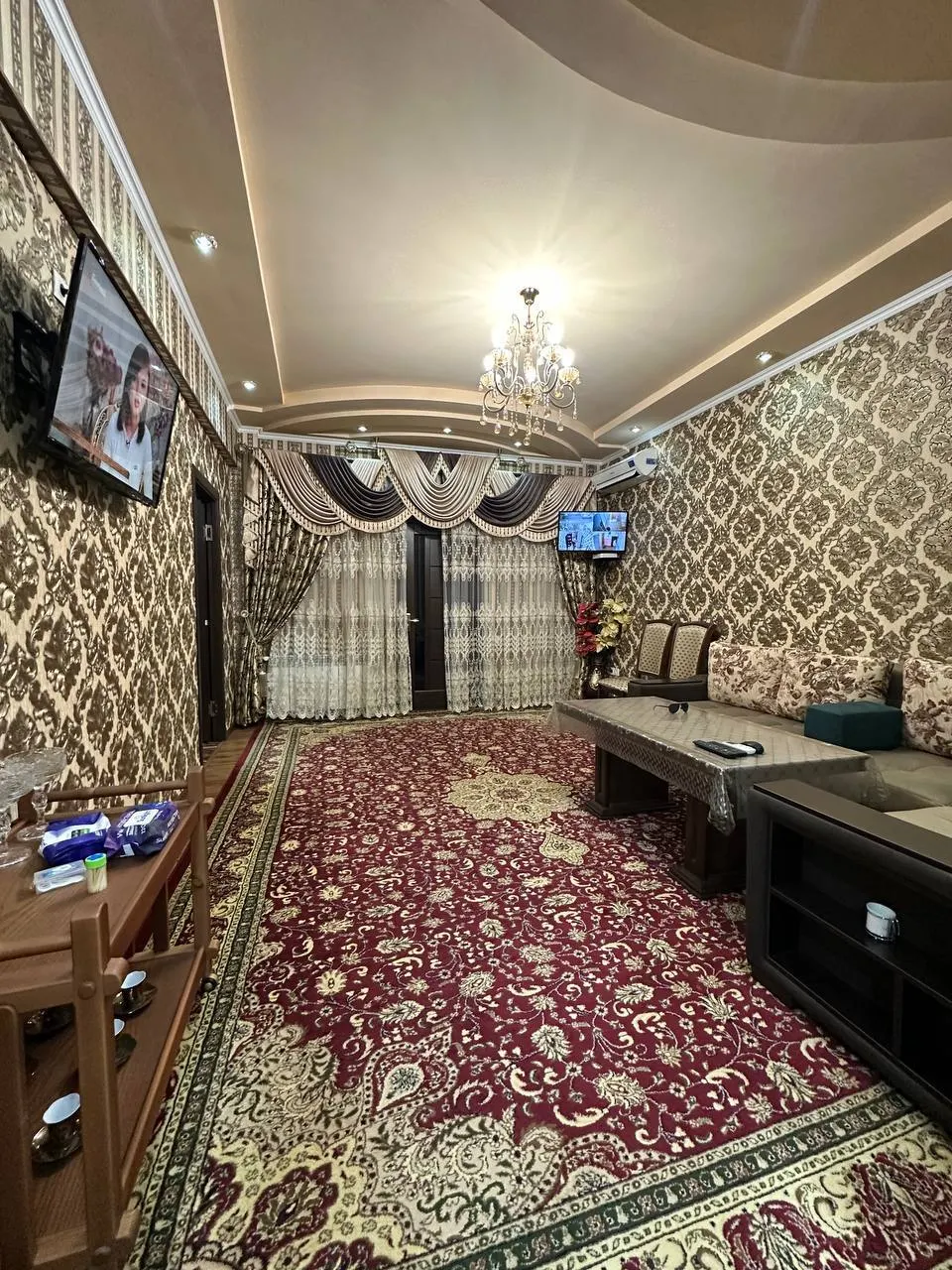 Sotiladi 2 xonali kvartira, 60 m², 2/2 qavat — Olmaliq shahri