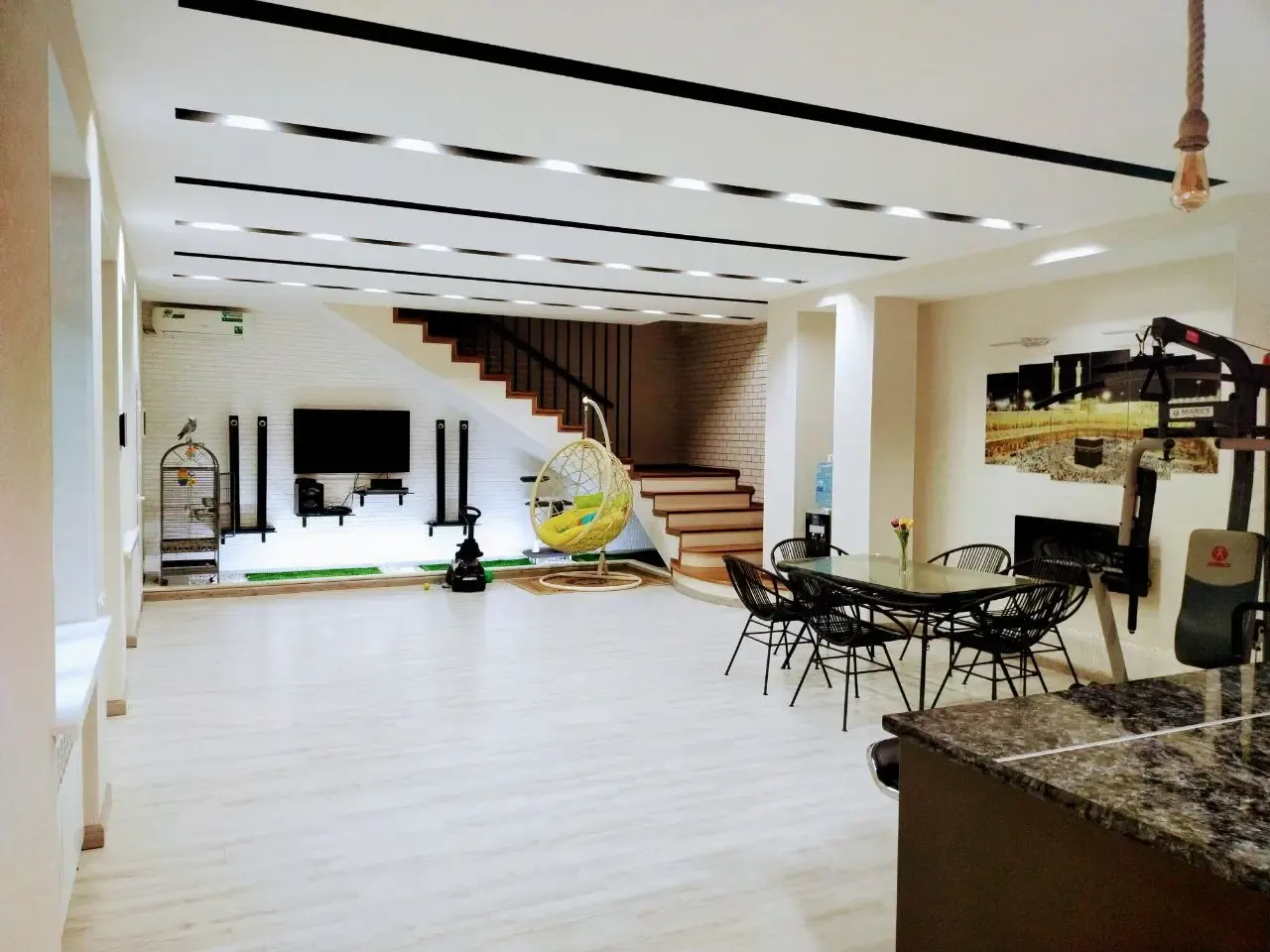 Сдаётся 4-комнатная дача, 1 сот., 350 м² — Алмазарский район