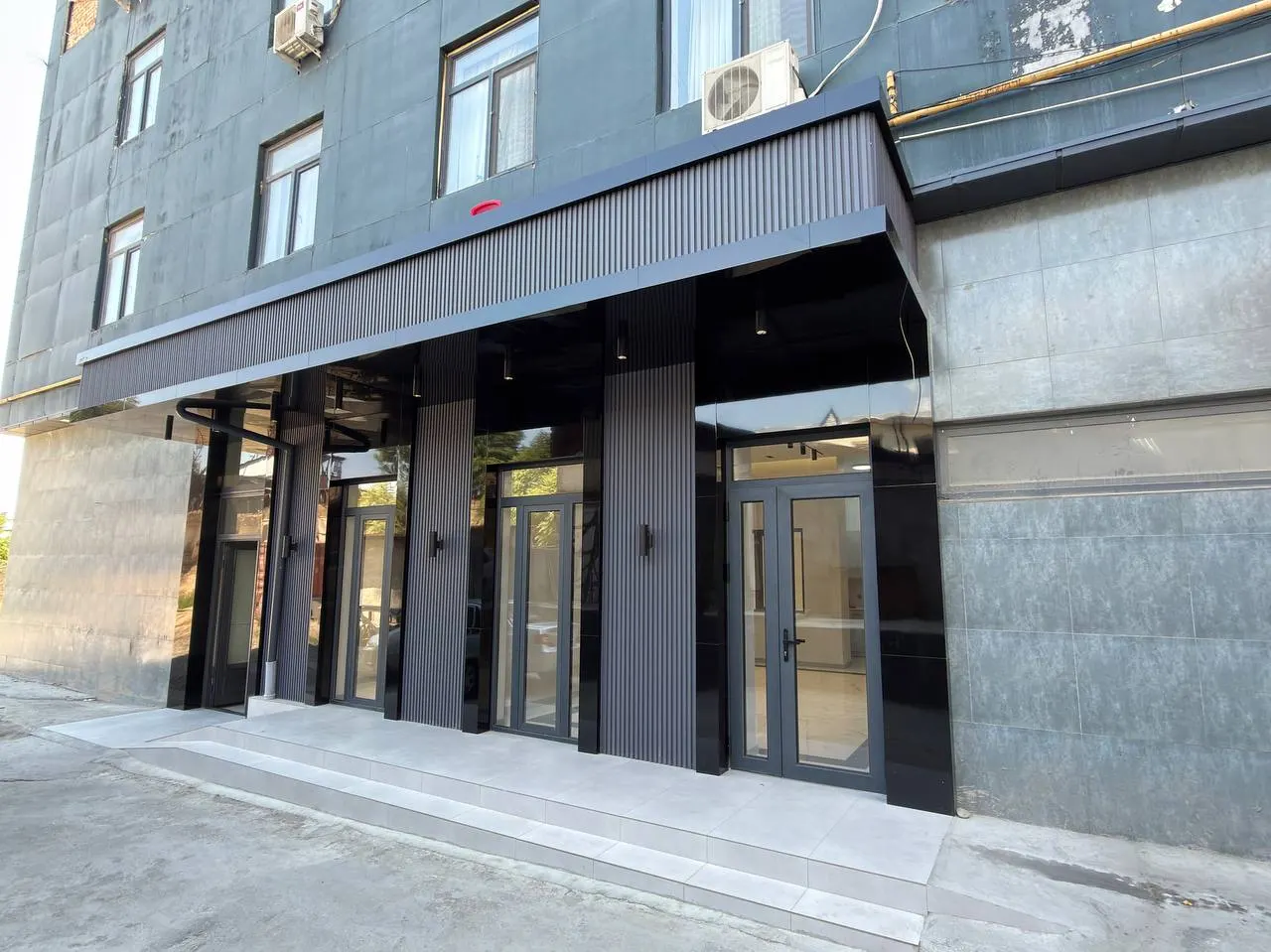 Сотилади тижорат биноси, 65 м², 1/4 қават — Олмазор тумани