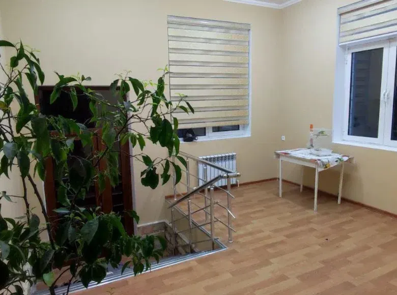 Ижарага берилади офис, 651 м², 3.8 сотих, 1/3 қават — Миробод тумани