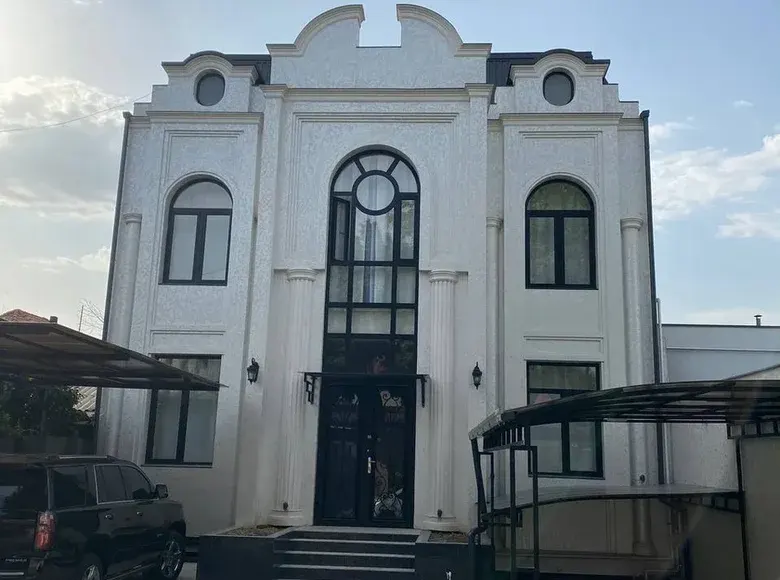 Ижарага берилади 8 хонали ҳовли уй, 3.5 сотих, 400 м² — Мирзо Улуғбек тумани