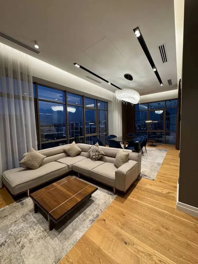 Сдаётся 4-комнатная квартира, 260 м², 8/9 этаж — Шайхантахурский район